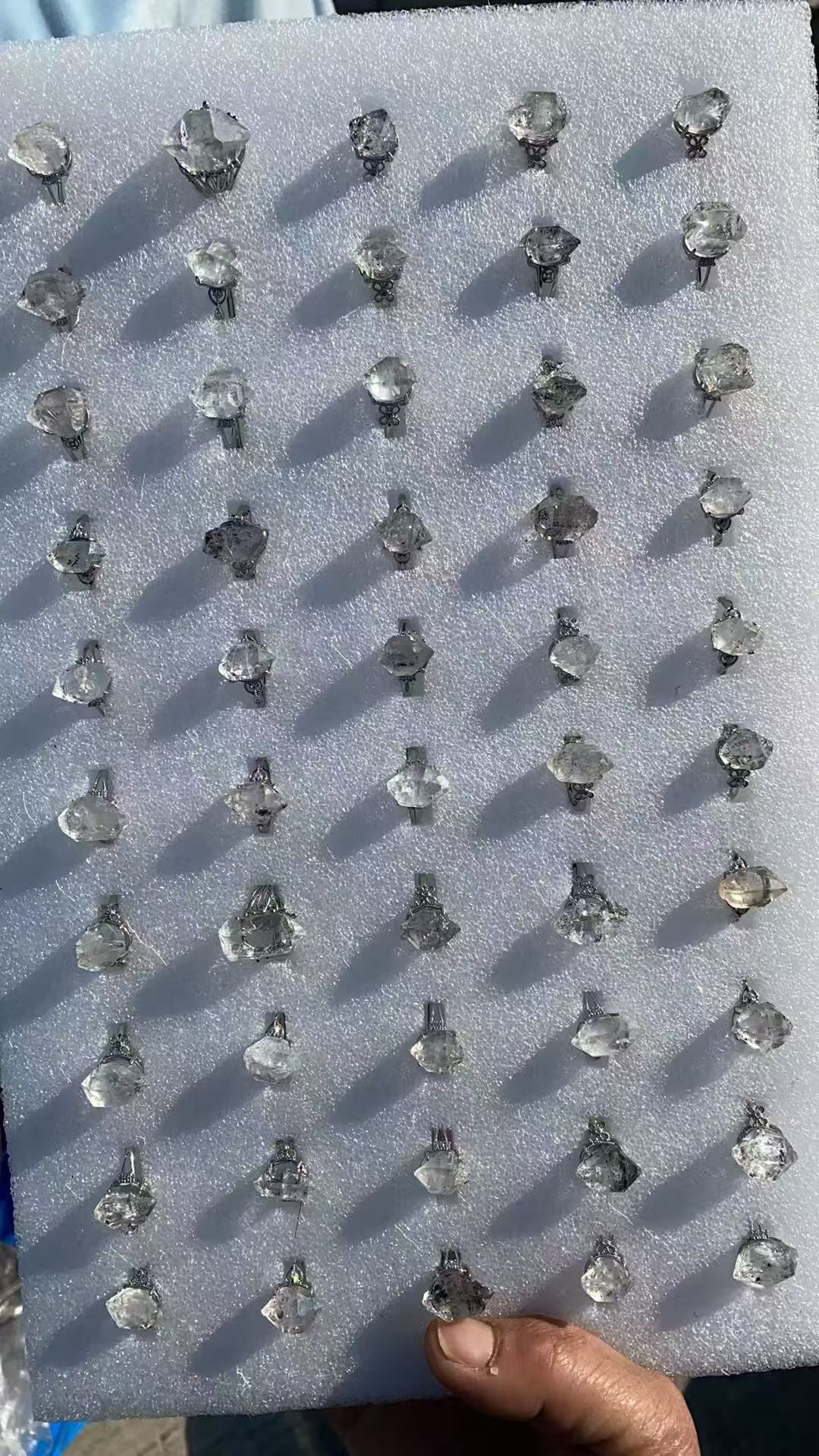 Natural crystal scraps small rough stone ring. Blind box