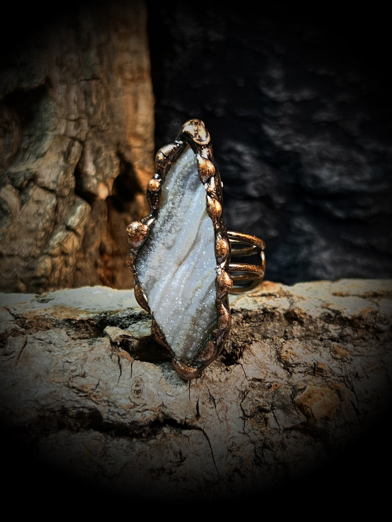 Natural sun agate crystal bud rough stone amorphous hand-hemmed bronze adjustable opening ring