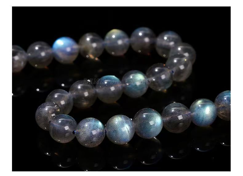 7A Natural Elongated Stone Gray Moonlight Round Bead Bracelet
