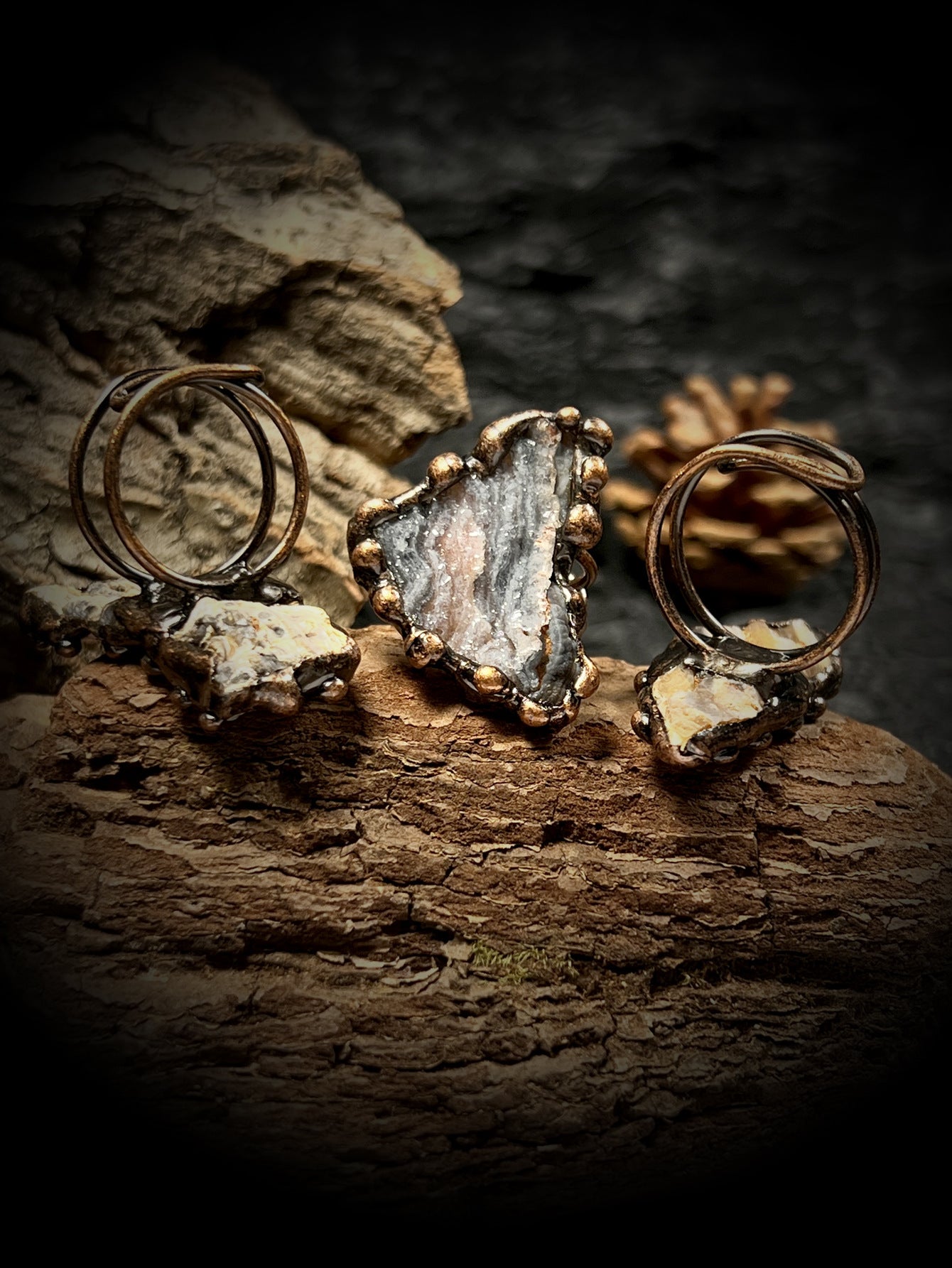 Natural sun agate crystal bud rough stone amorphous hand-hemmed bronze adjustable opening ring