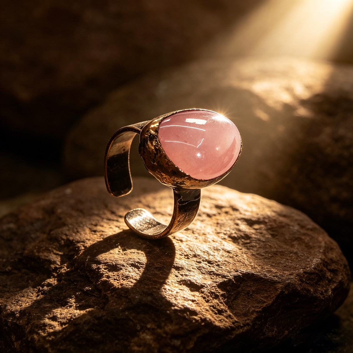Retro style natural powder crystal rough stone polished amorphous opening bronze plating adjustable ring