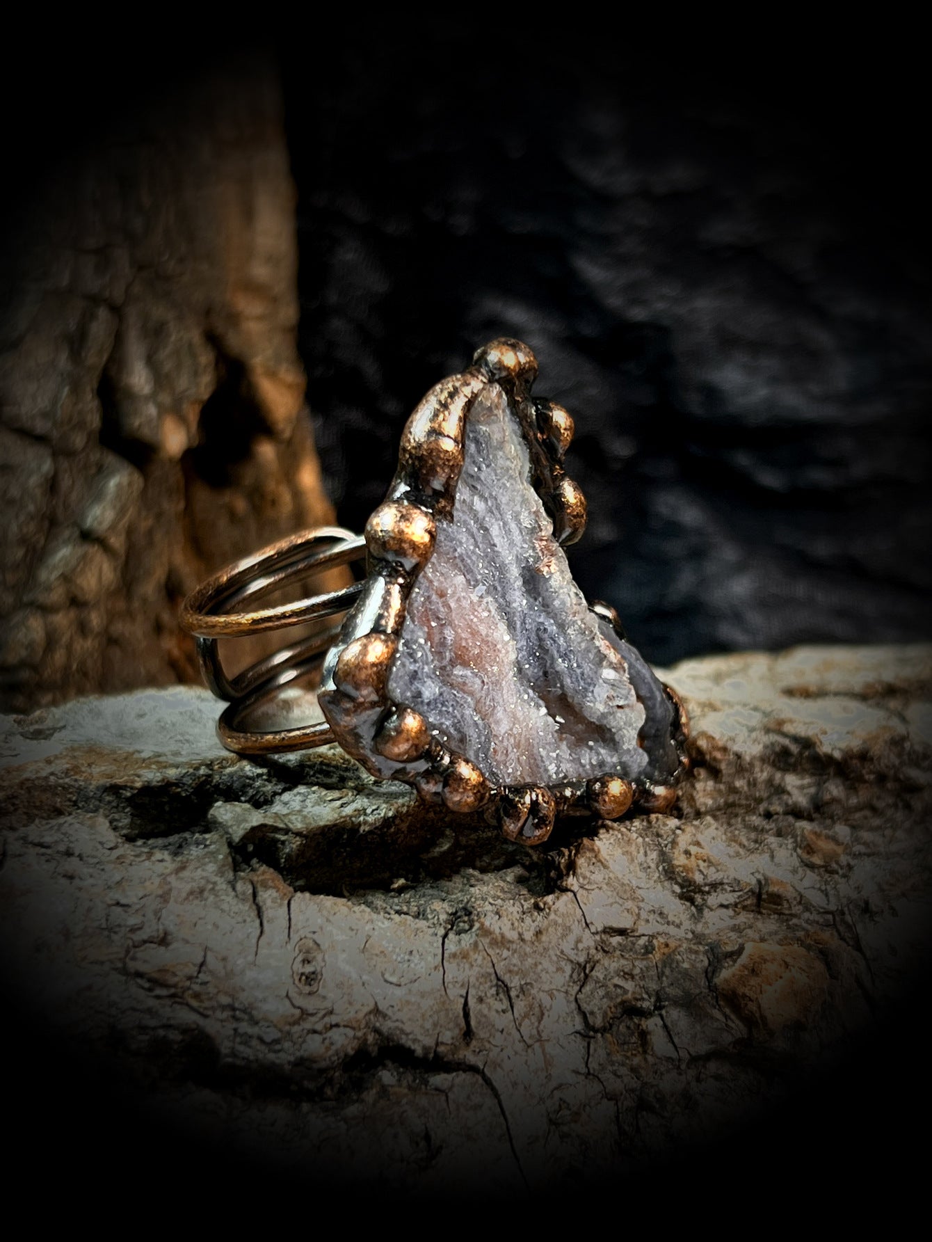 Natural sun agate crystal bud rough stone amorphous hand-hemmed bronze adjustable opening ring